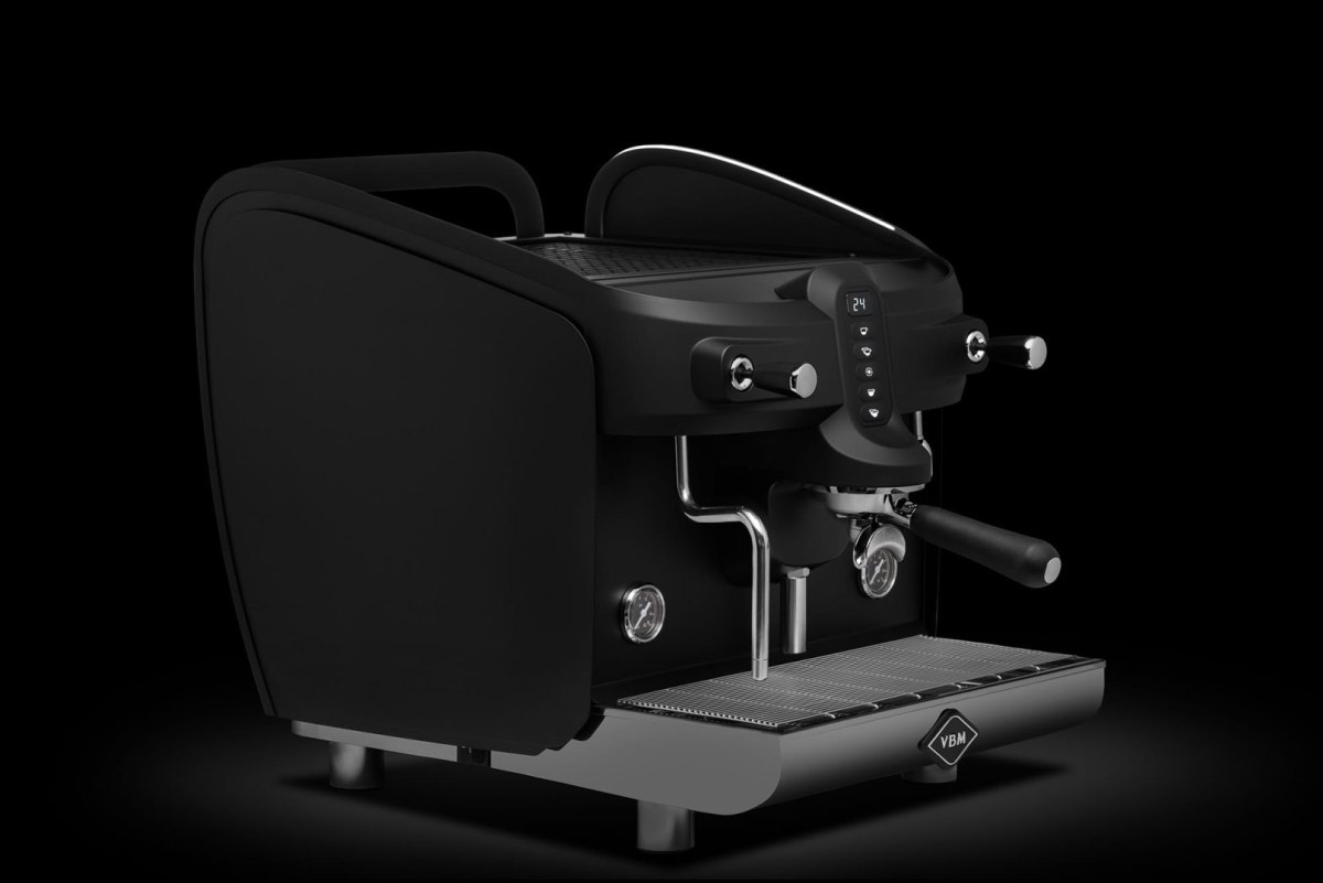 Zbliżenie na panel sterowania ekspresu BLACK MOON 1GR BLACK